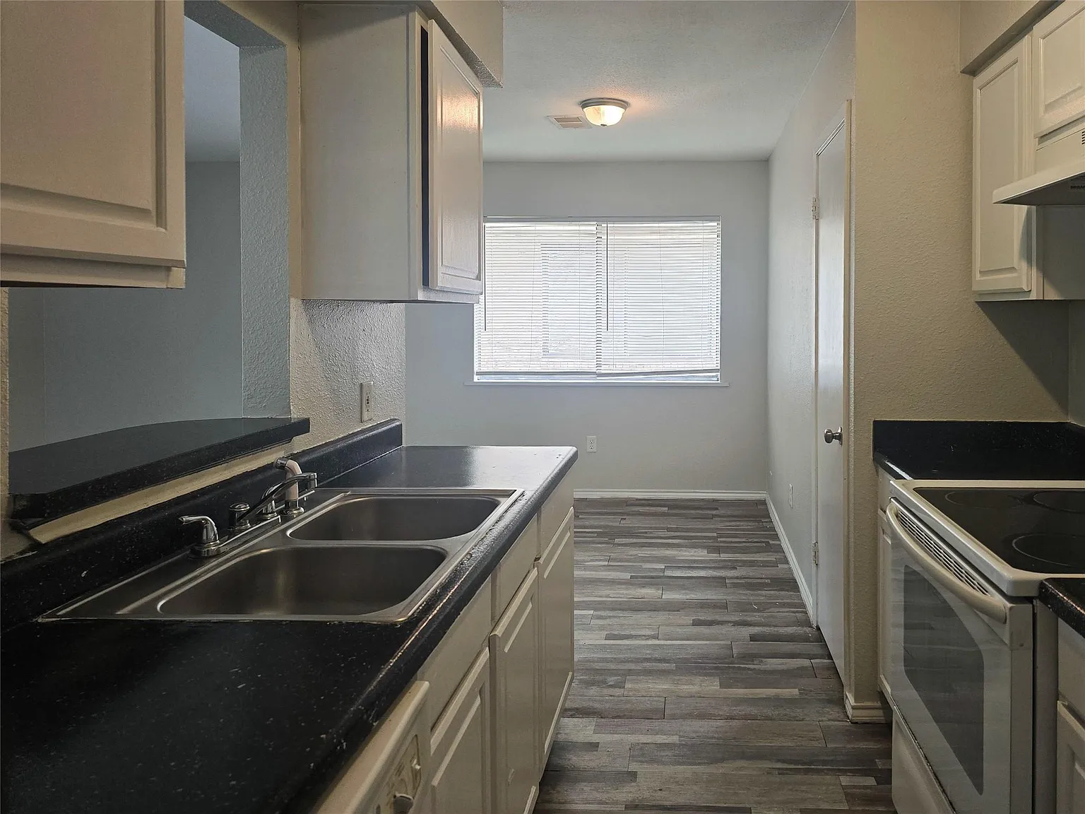2 bed, 2.0 bath, 846 sqft, $1,000 — Photo 1