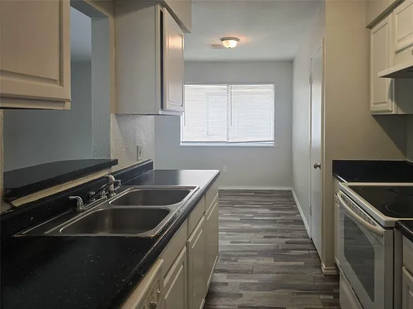 398 Duroux Rd APT A, La Marque, TX 77568