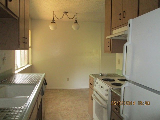 2nd image of 934 Carro Dr