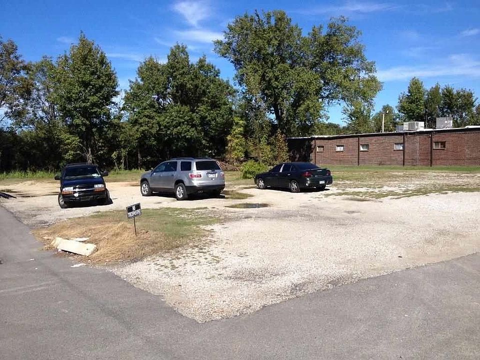 1st image of 2404 E Matthews Ave
