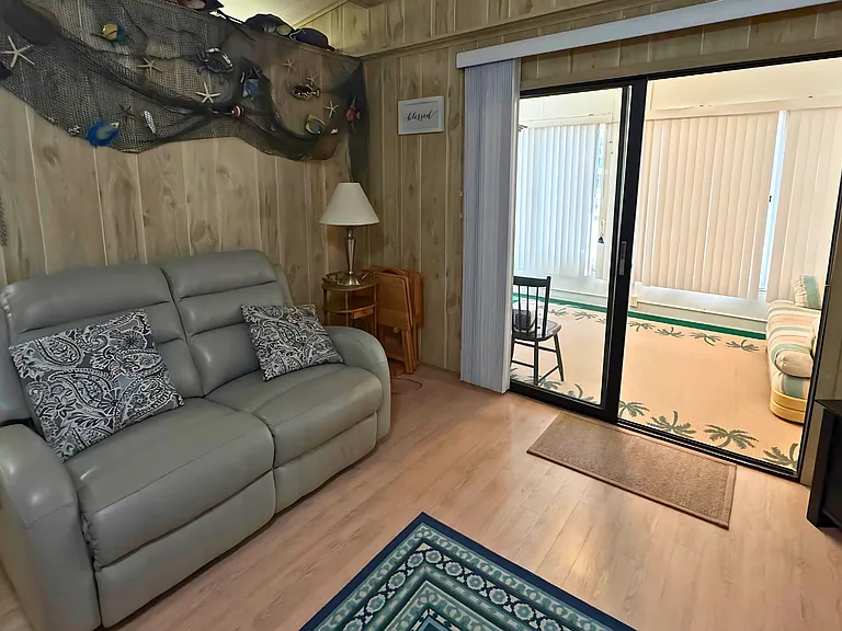 6253 Imperial Dr — Photo 13