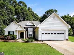 305 Mountberry Ct, Loganville, GA