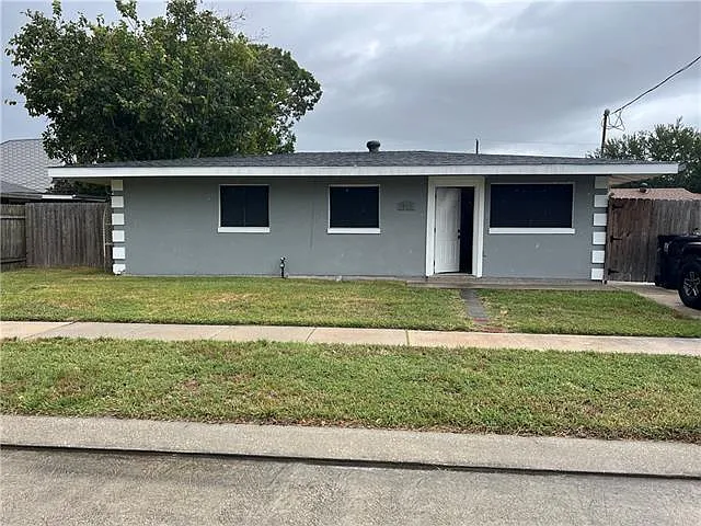 2716 Riverland Dr — Photo 1