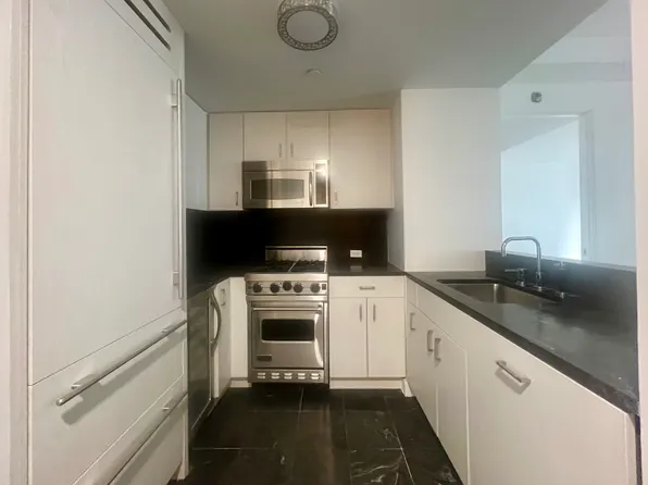 100 West 58th Street image 3 of 12