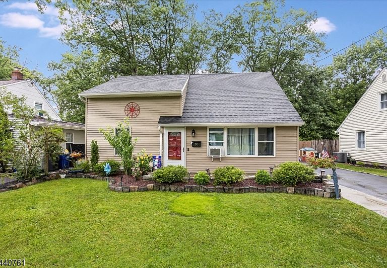 Listing photo 4