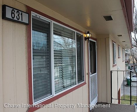 1st image of 631 Oakwood Dr