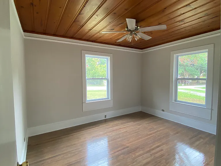 229 Grandview Dr — Photo 9