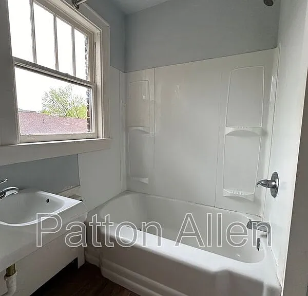 60 Flint St #3 — Photo 9