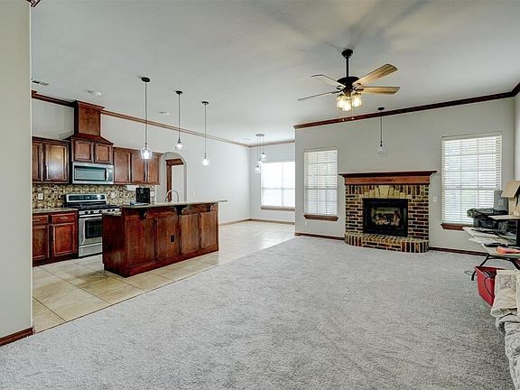 5th image of 300 SW 172nd Cir