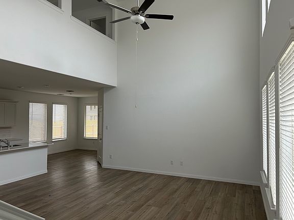 4th image of 2517 Maplehurst Dr