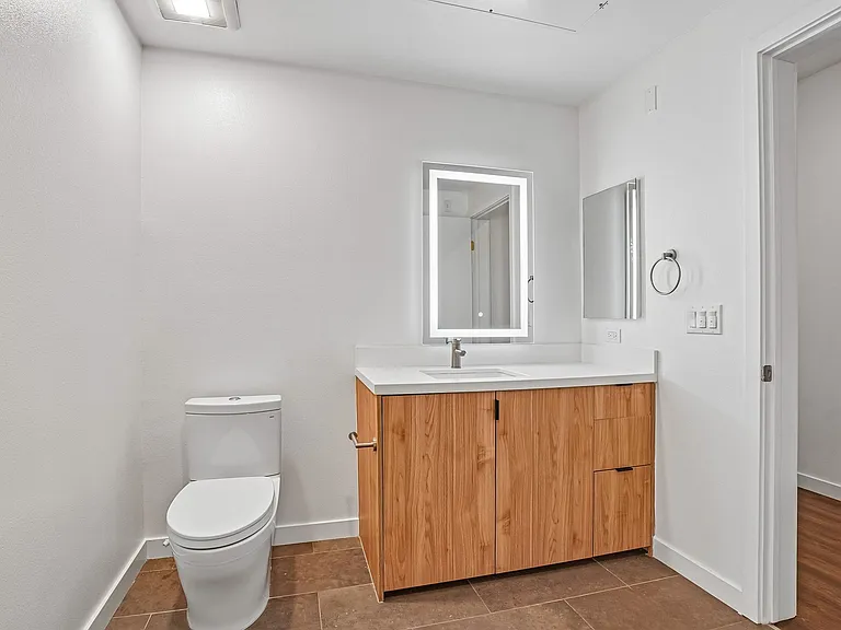 689 S Catalina — Photo 13