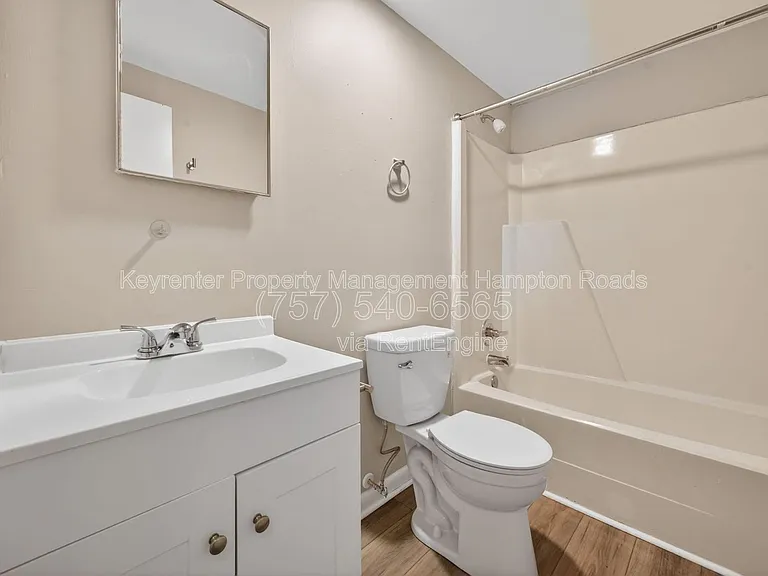 6249 Alexander St #C — Photo 9