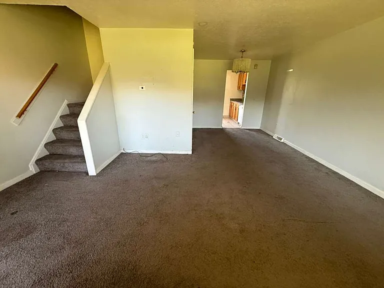 4889 Banbury Ct — Photo 7