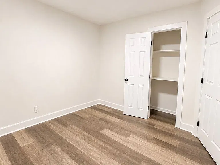 975 Green Ridge Rd — Photo 10