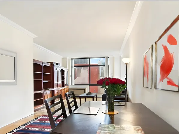 303 East 43rd Street image 4 of 5
