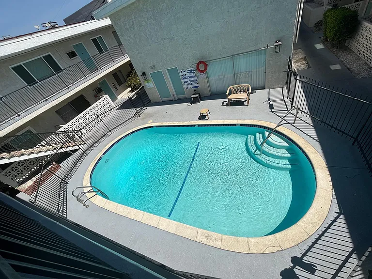 950 Magnolia Ave #25 — Photo 12