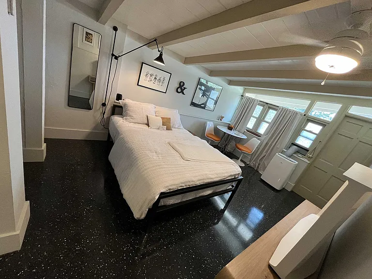 2755 Valencia Dr — Photo 2