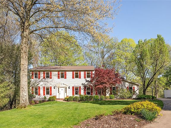 3rd image of 4003 Pin Oak Ct