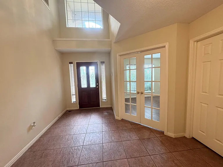 2601 Easton Springs Ct — Photo 5