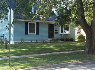 5401 Gordon Ave NW, Cedar Rapids, IA 52405