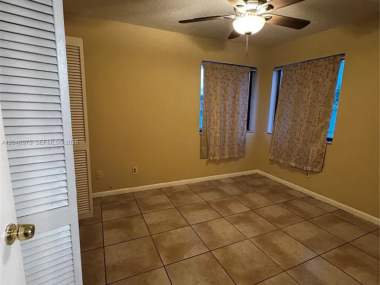 951 SW 109th Ave — Photo 11