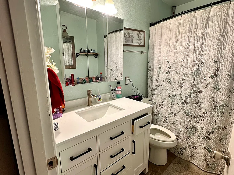 16033 Aqua Rd — Photo 2