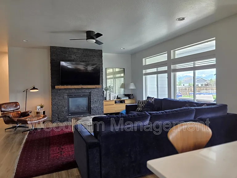 98 Caitlin Rd — Photo 12