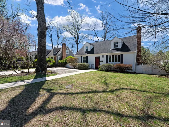 2946 Woodlawn Ave, Falls Church, VA 22042