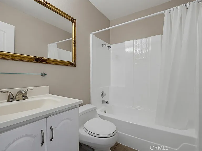 243 N Pageant St — Photo 22