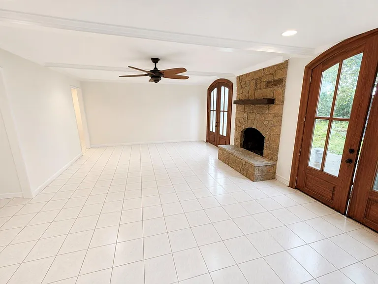 6918 Marisol Dr — Photo 4