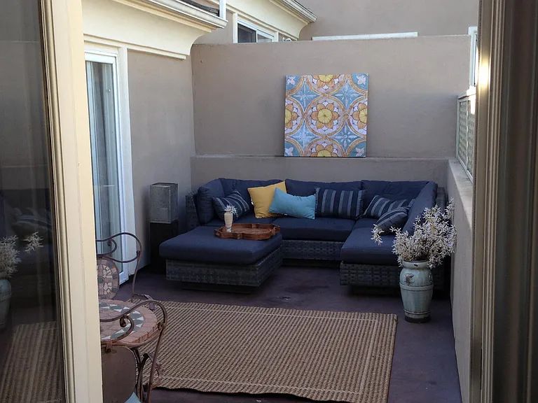 2119 Vanderbilt Ln — Photo 12