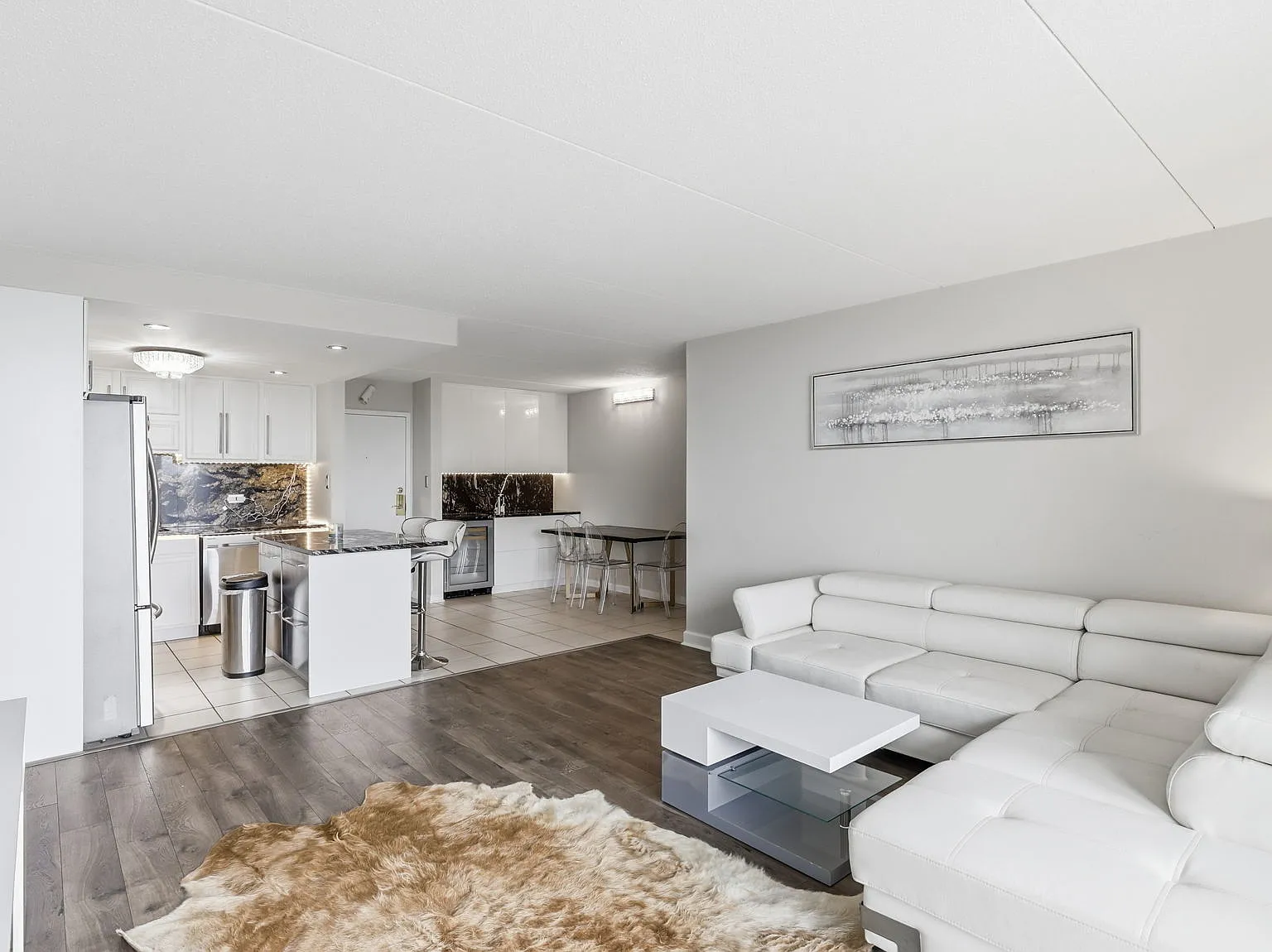 2 bed, 1080 sqft, $2,250 — Photo 2