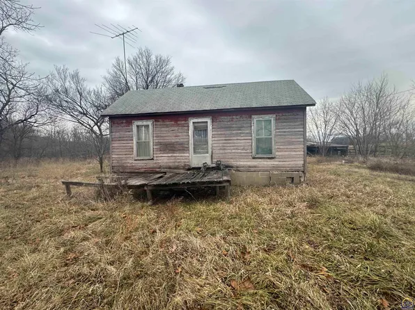 3550 170th St, Valley Falls, KS 66088