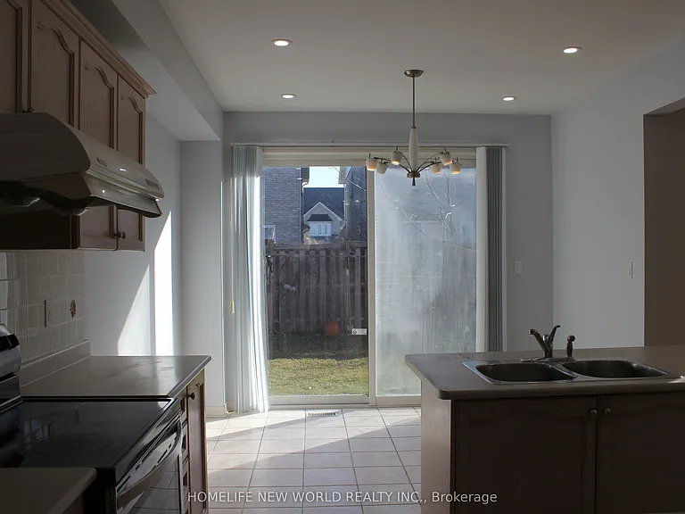 31 Barkwood Holw — Photo 8