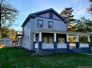 206 N High St, Winchester, IL 62694