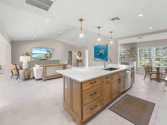 5th image of 283 Palm Lake Dr