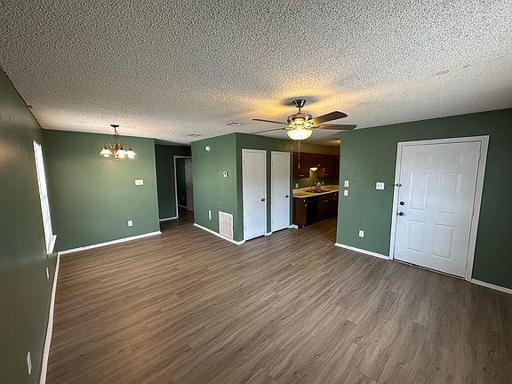 3rd image of 113 Vieux Orleans Cir APT C