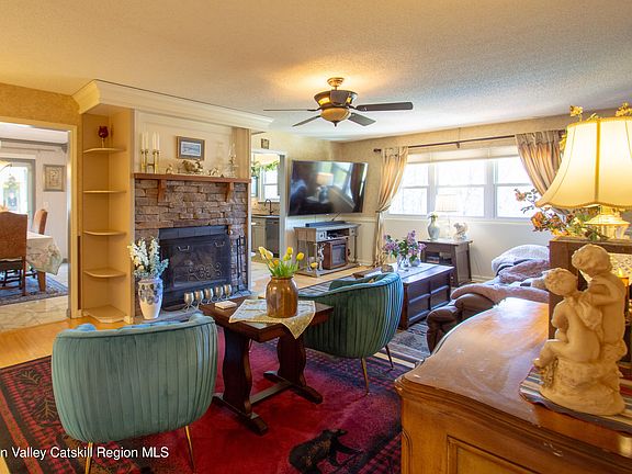 2nd image of 1441 Thickett Road