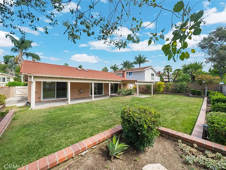 24382 Macedo Dr — Photo 32