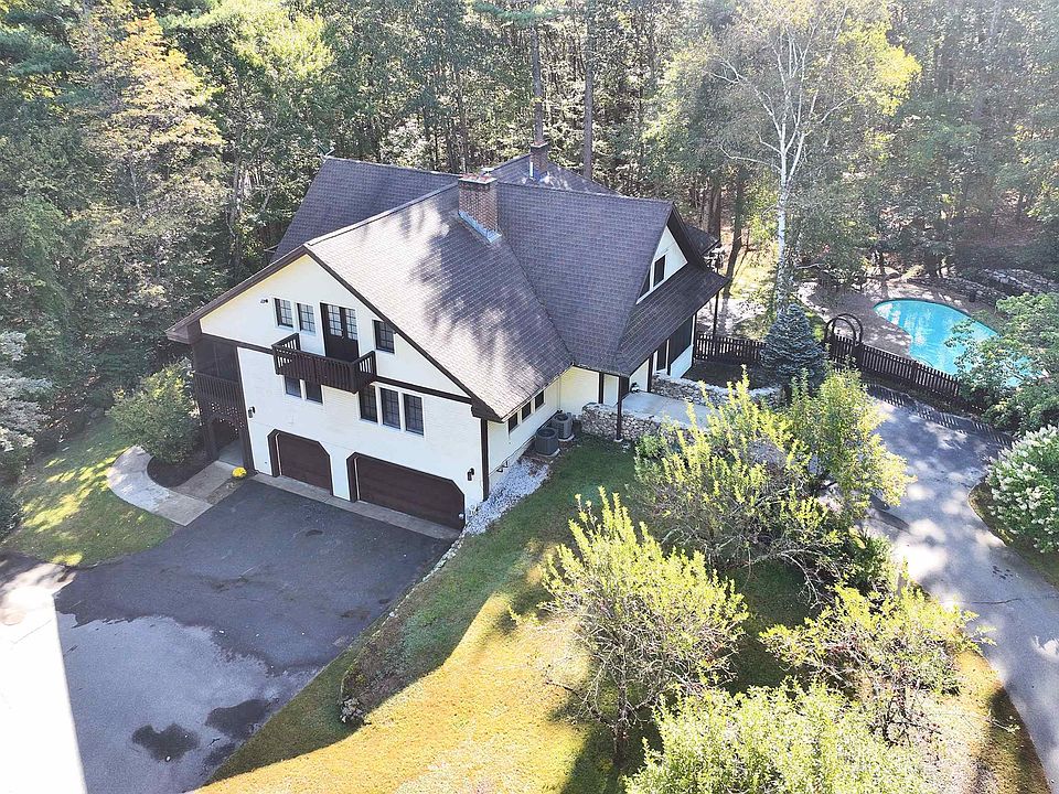 1st image of 107 Fresh Pond Lane