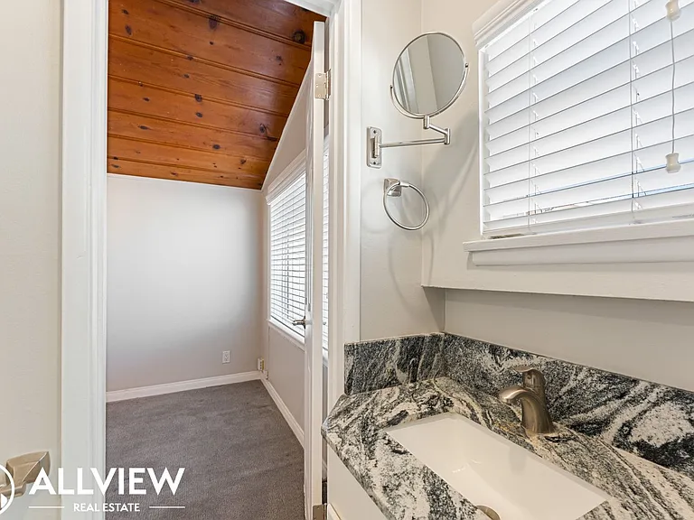926 W Balboa Blvd — Photo 13