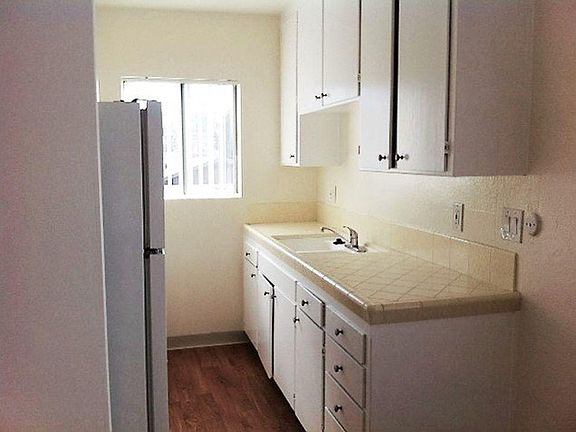 2nd image of 4722 33rd St #9