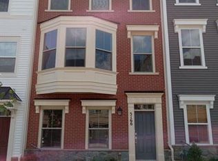 5166 Ridgeview Retreat Dr, Chantilly, VA 20151