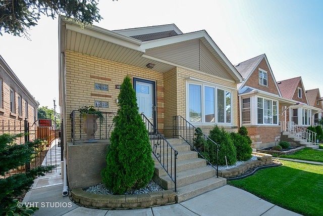 1st image of 4905 S Leamington Ave