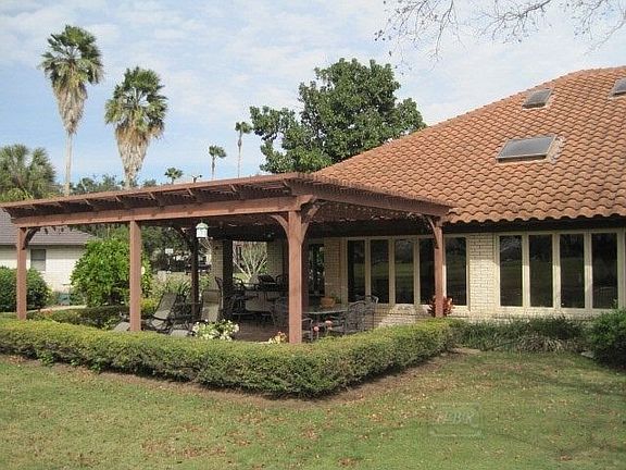 5th image of 1317 Palm Valley Dr E