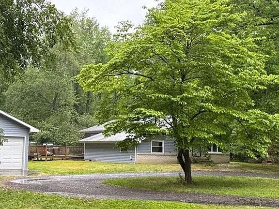 3rd image of 939 Judith Rd