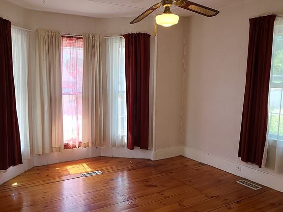 4th image of 28 Summer St #1