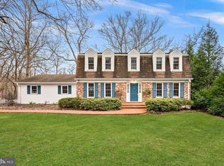 10207 Oxfordshire Rd, Great Falls, VA
