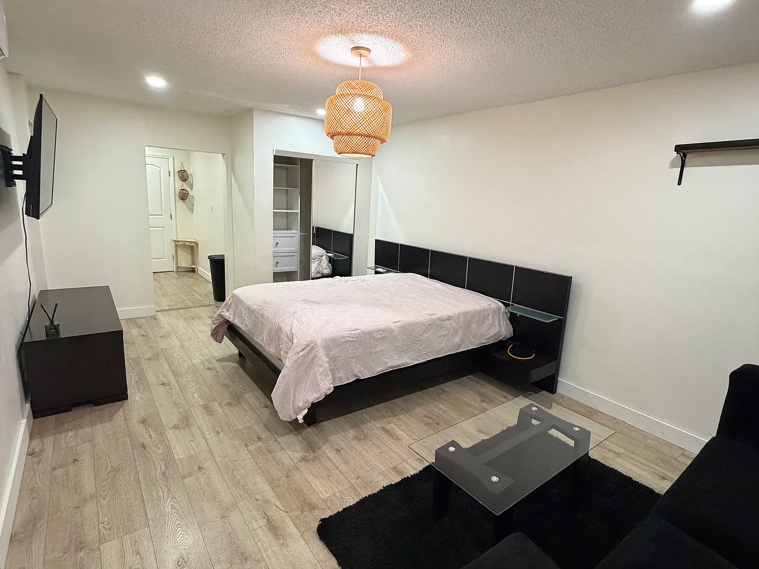 1 bed, 700 sqft, $1,400 — Photo 4