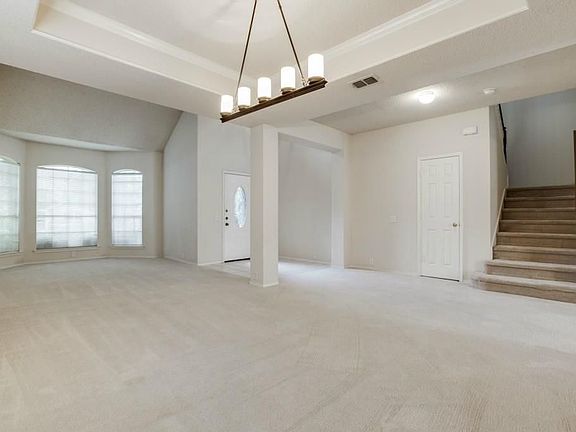 5th image of 1806 Palace Dr